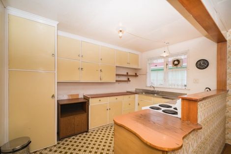 Photo of property in 18 Ellesmere Crescent, Highbury, Palmerston North, 4412
