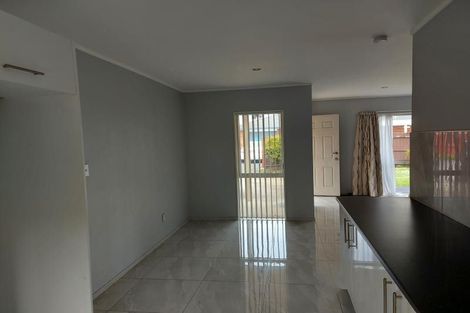 Photo of property in 100 Manuroa Road, Takanini, 2112