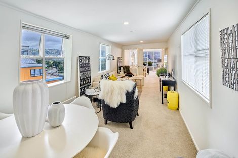 Photo of property in 3/130 Oriental Parade, Oriental Bay, Wellington, 6011