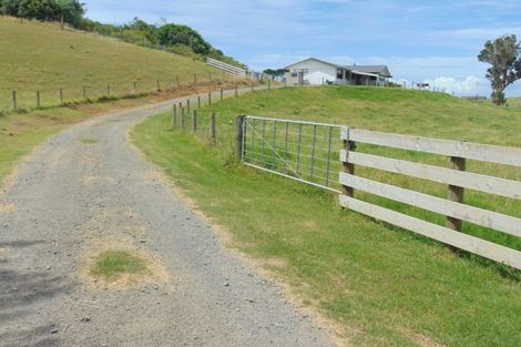 Photo of property in 44b Crosland Road, South Head, Helensville, 0874