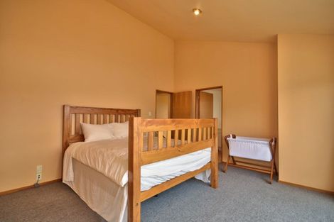 Photo of property in 116a Wynyard Crescent, Fernhill, Queenstown, 9300