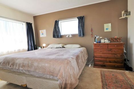 Photo of property in 2 Fairbrother Street, Carterton, 5713