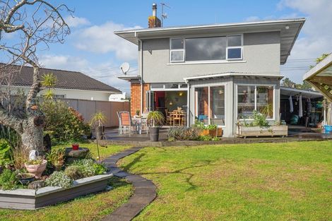 Photo of property in 14 Barrett Street, Westown, New Plymouth, 4310