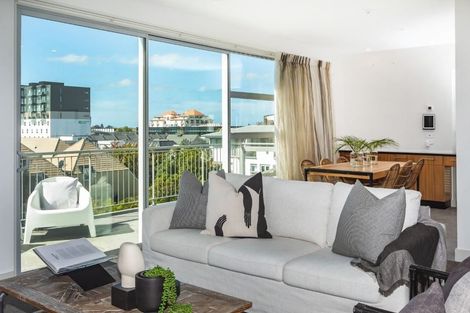 Photo of property in Braemar Apartments, 6/2 Cranmer Square, Christchurch Central, Christchurch, 8013