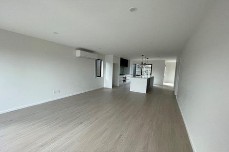 Photo of property in 3a De Quincey Terrace, Highland Park, Auckland, 2010