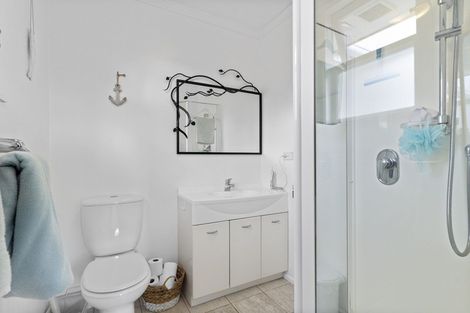 Photo of property in 17 Sackville Street, Martinborough, 5711