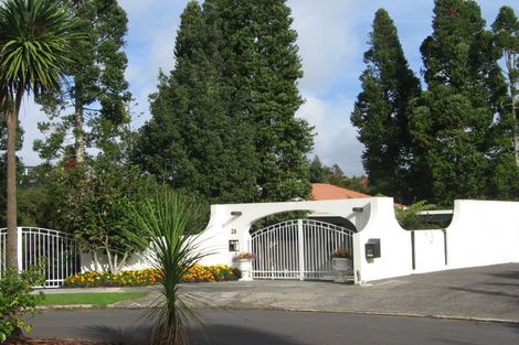 Photo of property in 28 Langstone Place, Chatswood, Auckland, 0626