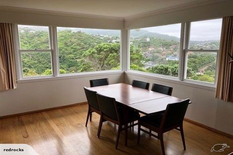 Photo of property in 8 Winston Street, Crofton Downs, Wellington, 6035