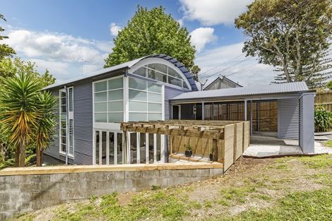 Photo of property in 2/22 Rangatira Road, Birkenhead, Auckland, 0626