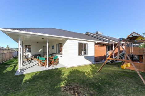 Photo of property in 13 Sandel Rise, Merrilands, New Plymouth, 4312