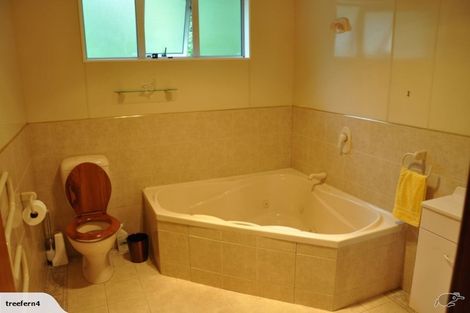 Photo of property in 25 Wyndham Road, Pinehaven, Upper Hutt, 5019