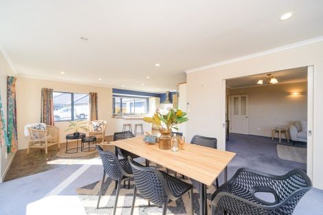 Photo of property in 27 Parnell Heights Drive, Kelvin Grove, Palmerston North, 4414