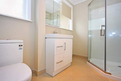 Photo of property in 4 Osborne Place, Papakura, 2110