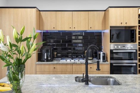 Photo of property in 36 Rockview Place, Mount Pleasant, Christchurch, 8081