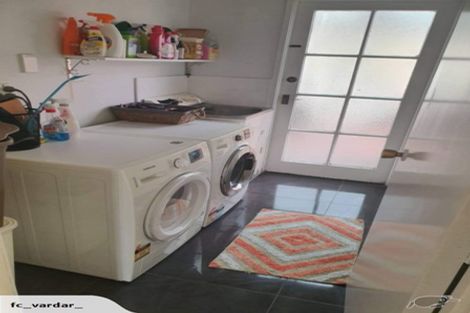 Photo of property in 17 Hewlett Road, Massey, Auckland, 0614