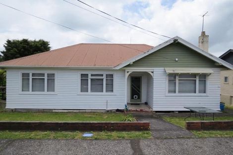 Photo of property in 43 Waiwaka Terrace, Strandon, New Plymouth, 4312