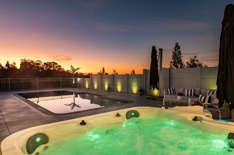 Photo of property in 12 Spur Road, Havelock North, 4130