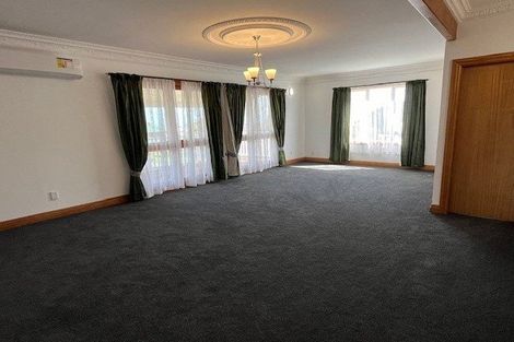 Photo of property in 24 Hurstbourn Priors, Goodwood Heights, Auckland, 2105
