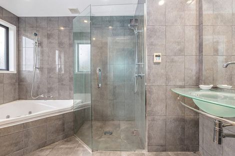 Photo of property in 154 Kahu Road, Paremata, Porirua, 5024