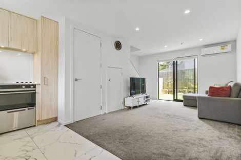 Photo of property in 6/102 Millbrook Road, Sunnyvale, Auckland, 0612