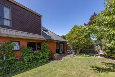 Photo of property in 10 Pyatt Place, Redwood, Christchurch, 8051