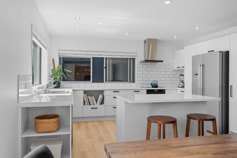 Photo of property in 130a Wairau Road, Oakura, 4314