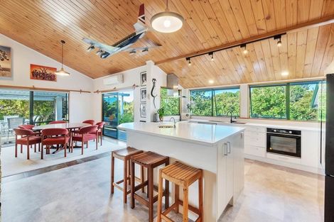 Photo of property in 266 Kaipara Road, Papakura, 2582