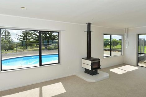 Photo of property in 696 Taiharuru Road, Taiharuru, Onerahi, 0192