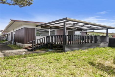 Photo of property in 3/94 Chivalry Road, Glenfield, Auckland, 0629