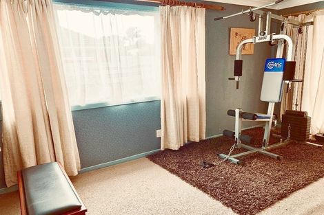 Photo of property in 64 Bleakhouse Road, Bucklands Beach, Auckland, 2014