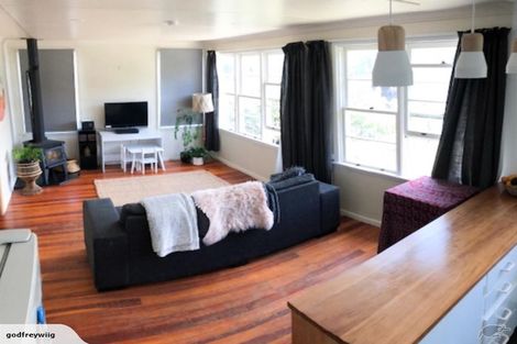 Photo of property in 4 Jeep Road, Raumati South, Paraparaumu, 5032