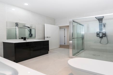 Photo of property in 19a Mackenzie Street, Te Atatu South, Auckland, 0610