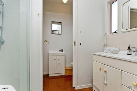 Photo of property in 1/39 Witheford Drive, Bayview, Auckland, 0629