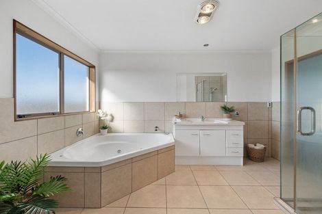 Photo of property in 5 Shire Place, Papamoa Beach, Papamoa, 3118