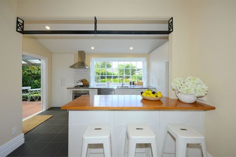 Photo of property in 14 Weston Road, St Albans, Christchurch, 8052