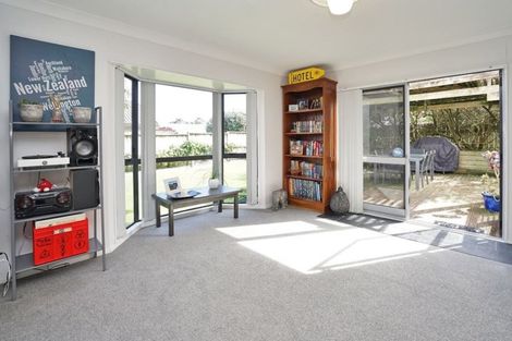 Photo of property in 42 Dixon Road, Fitzroy, Hamilton, 3206