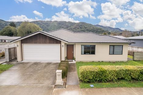 Photo of property in 2 Rimutaka Street, Trentham, Upper Hutt, 5018