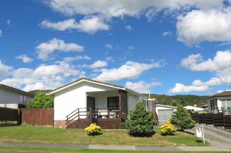 Photo of property in 14 Blueberry Grove, Timberlea, Upper Hutt, 5018