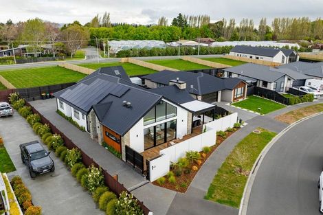 Photo of property in 34 Evelyn Crescent, Marshland, Christchurch, 8083