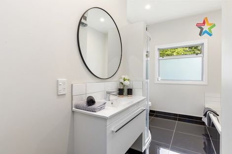 Photo of property in 36 Ludlam Crescent, Woburn, Lower Hutt, 5010