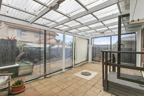 Photo of property in 2/108a Pakuranga Road, Pakuranga, Auckland, 2010