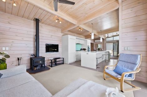 Photo of property in 9 Via Aroha, Waitarere Beach, Levin, 5510