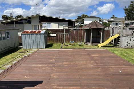 Photo of property in 41 Thornlow Street, Glendene, Auckland, 0602