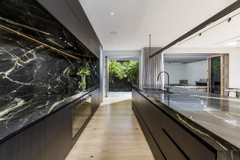 Photo of property in 21 Whitby Crescent, Mairangi Bay, Auckland, 0630