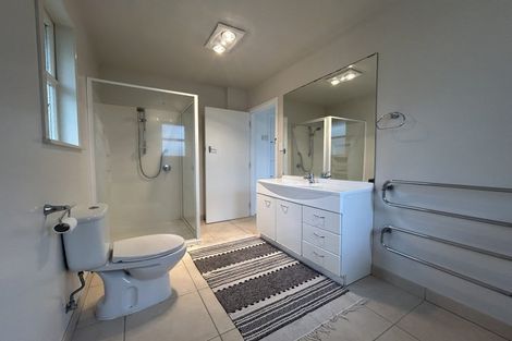 Photo of property in 1/7 Merton Avenue, Glenfield, Auckland, 0627