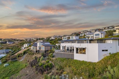 Photo of property in 15 Omeo Crescent, Redcliffs, Christchurch, 8081