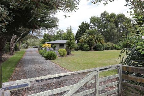 Photo of property in 21 Raumai Road, Bulls, 4894