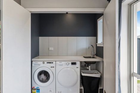 Photo of property in 59 Charlcott Street, Burnside, Christchurch, 8053