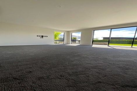 Photo of property in 2 Nancy Lane, Wanaka, 9305