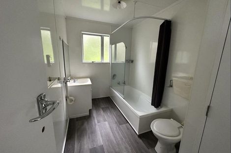 Photo of property in 31b Omega Street, Newlands, Wellington, 6037